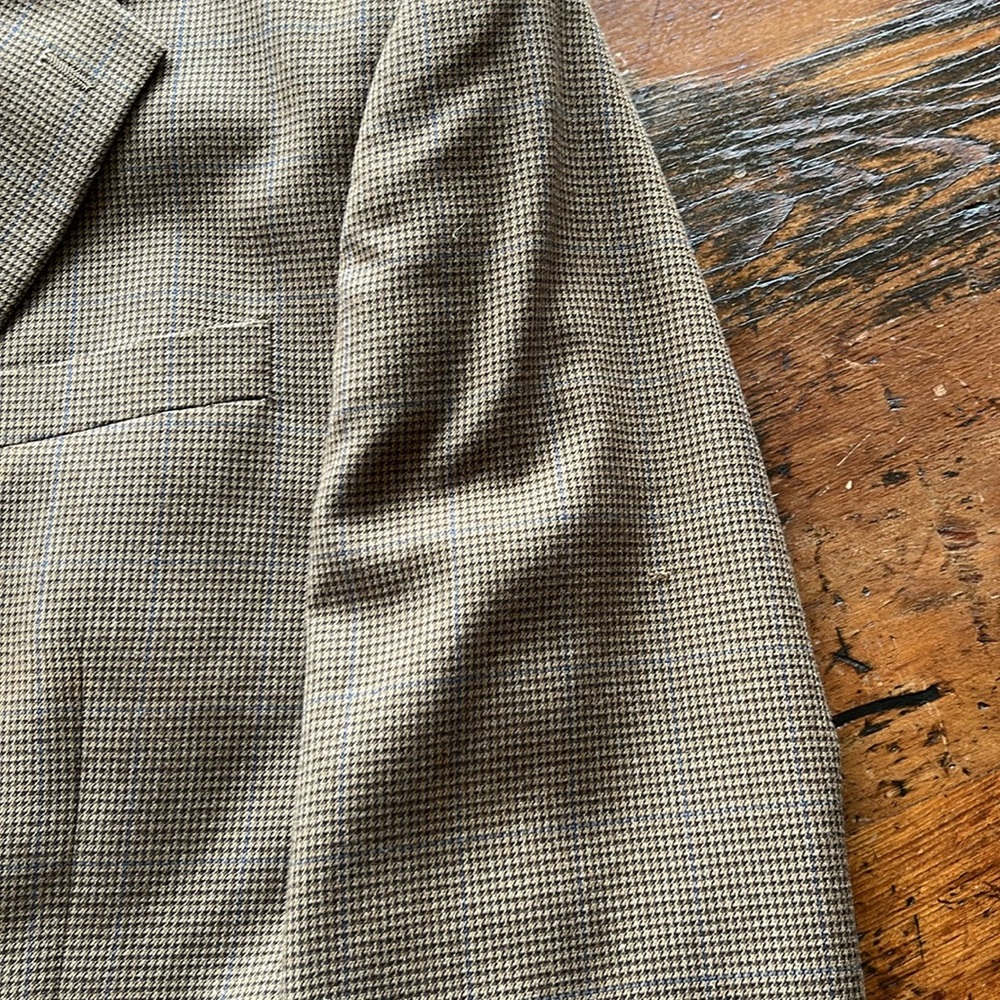 Men’s Brown Plaid Blazer - Picture 6 of 6